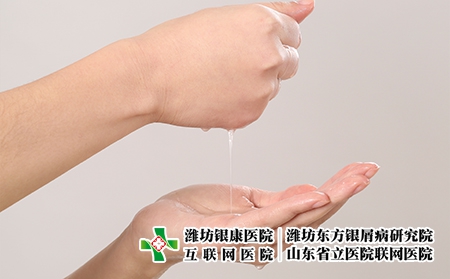 攝圖網(wǎng)_500551814_面膜里擠出水（企業(yè)商用）